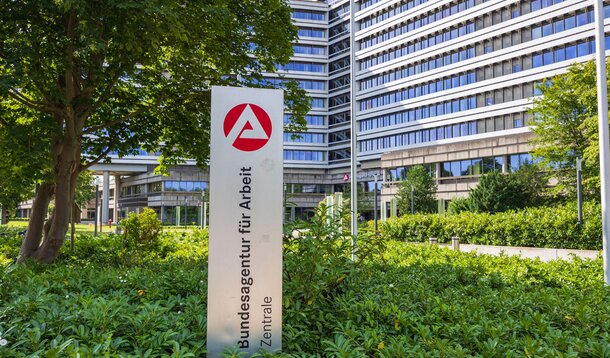 Gefährliche Entwicklung im öffentlichen Sektor?: Warum Freelancer sich nicht auf kostenlose Einarbeitung einlassen sollten