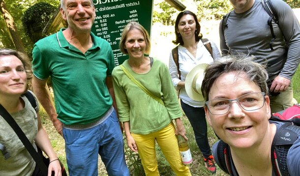 Sommerwanderung: Internationale Gruppe macht tierische Entdeckungen