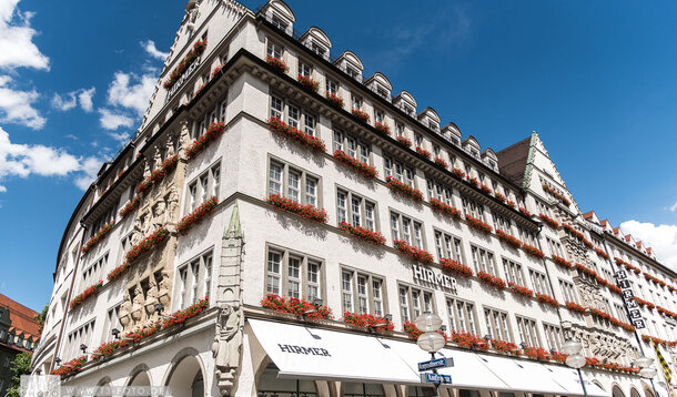 "Betriebsausflug" der Regionalgruppe München ins Hirmer Stammhaus