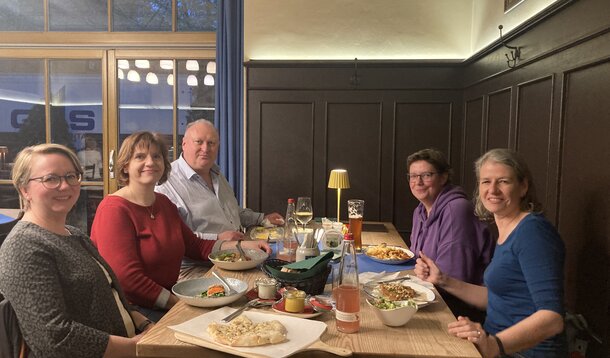Stammtisch-Format feiert Auftakt: Schee war's!