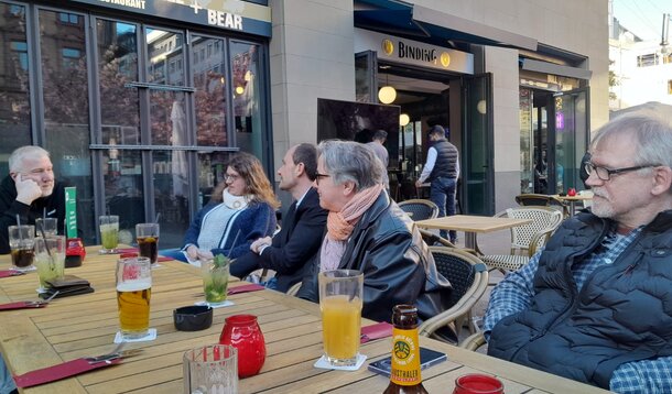 Kleine Runde, große Gespräche : Netzwerkabendessen im Frühling