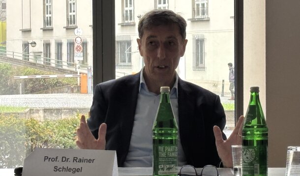 BAGSV-Treffen in Berlin mit prominentem Besuch: Diskussion über Zukunft des SFV mit BSG-Präsident a.D. Professor Schlegel