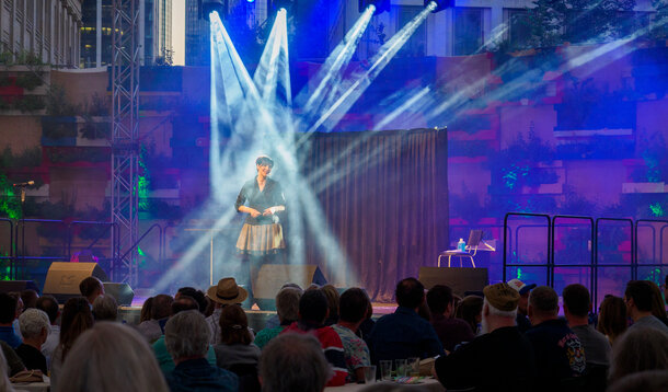 Netzwerktreffen 2024 - Interview mit Impulsgeberin und Zauberkünstlerin Michelle Spillner: "Ich fotografierte den Zauberer und entdeckte die Zauberei"