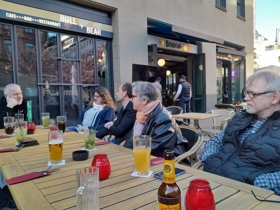 Bei schönem Wetter haben wir uns zu einem erfolgreichen Stammtisch getroffen (mehr Bilder in der Galerie).