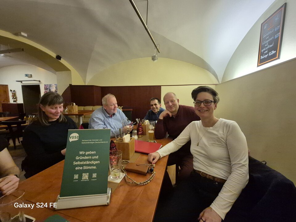 Tolle Gespräche bei unserem Stammtisch in Weihnachtsedition!