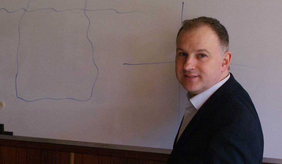 Oliver Böhm ist Teil des Sprecher/innen-Duos der neu gegründeten Regionalgruppe Lübeck.