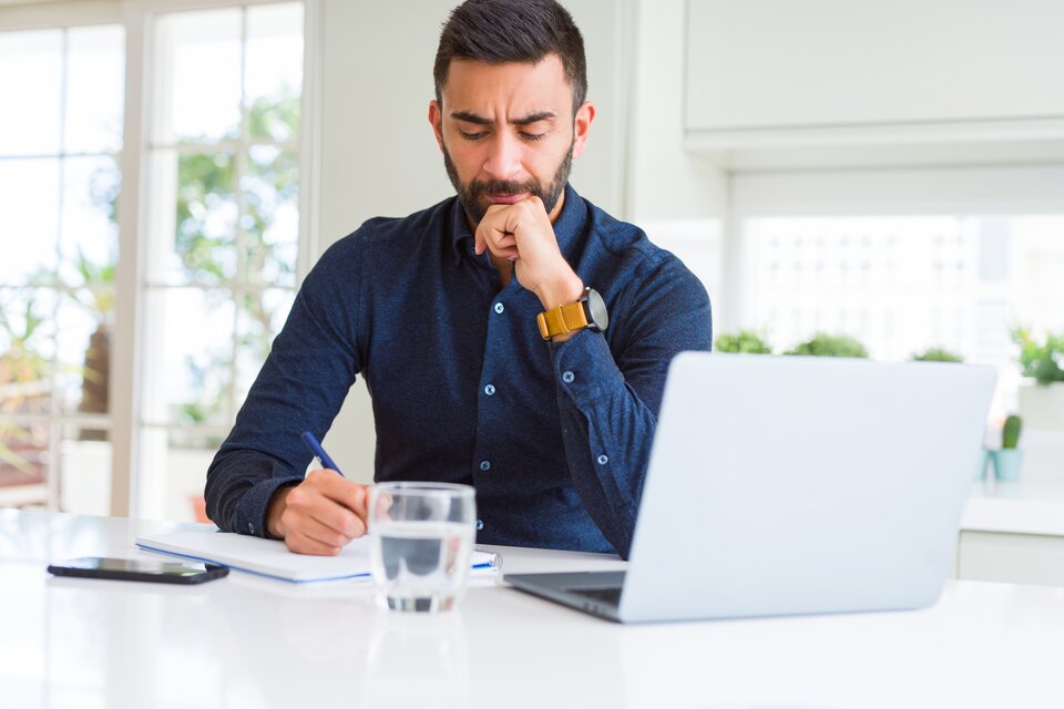 Ratlos am Rechner: Die Fragen und Antwortmöglichkeiten im Selbstcheck lassen viel Interpretationsspielraum.