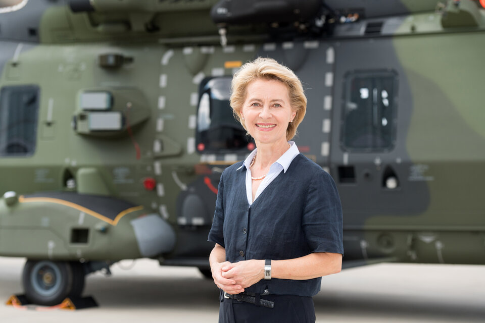 Spiegel online hat über eine Strafanzeige gegen Verteidigungsministerin Ursula von der Leyen berichtet. Vorwurf: Beschäftigung von Scheinselbstständigen
