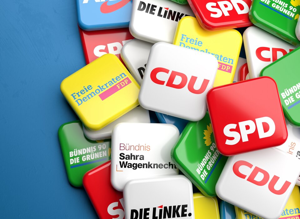 Sieben Parteien haben derzeit Aussicht darauf, in den Bundestag einzuziehen – drei davon müssen bangen