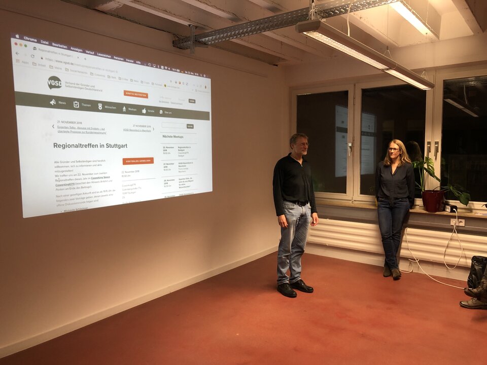 Jens Hasler begrüßt die Teilnehmer und übergibt das Wort anschließend an Michaela Schächner