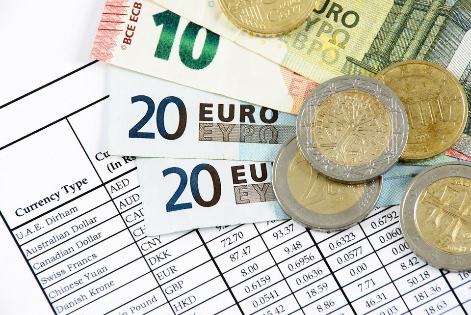 Den Verwendungszweck detailliert anzugeben, hilft bei Daueraufträgen den Überblick zu behalten, PhotoMIX-Company, Pixabay