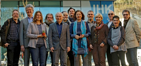 Gruppenbild mit Kaktus: Mitglieder der Stuttgarter Initiative. Foto: Joachim E. Röttgers GRAFFITI